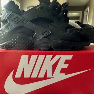 Nike Air Huarache Run (GS) Black Women’s Size 6.5
